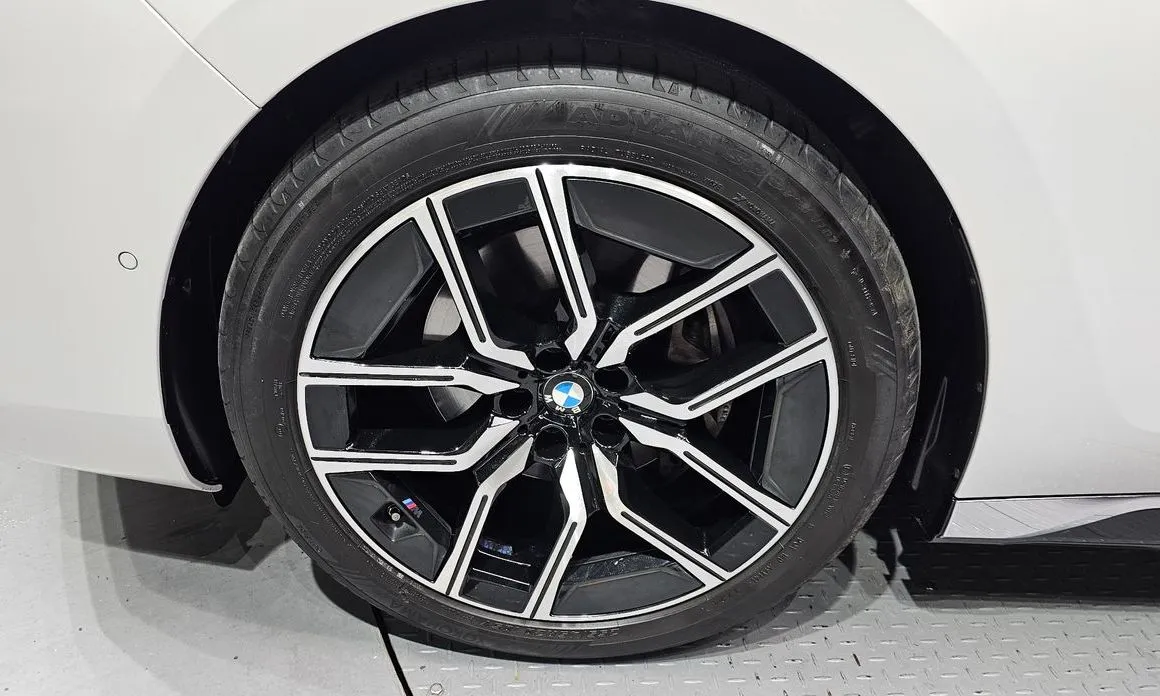 BMW 7-Series 2025 из KR, фото 3