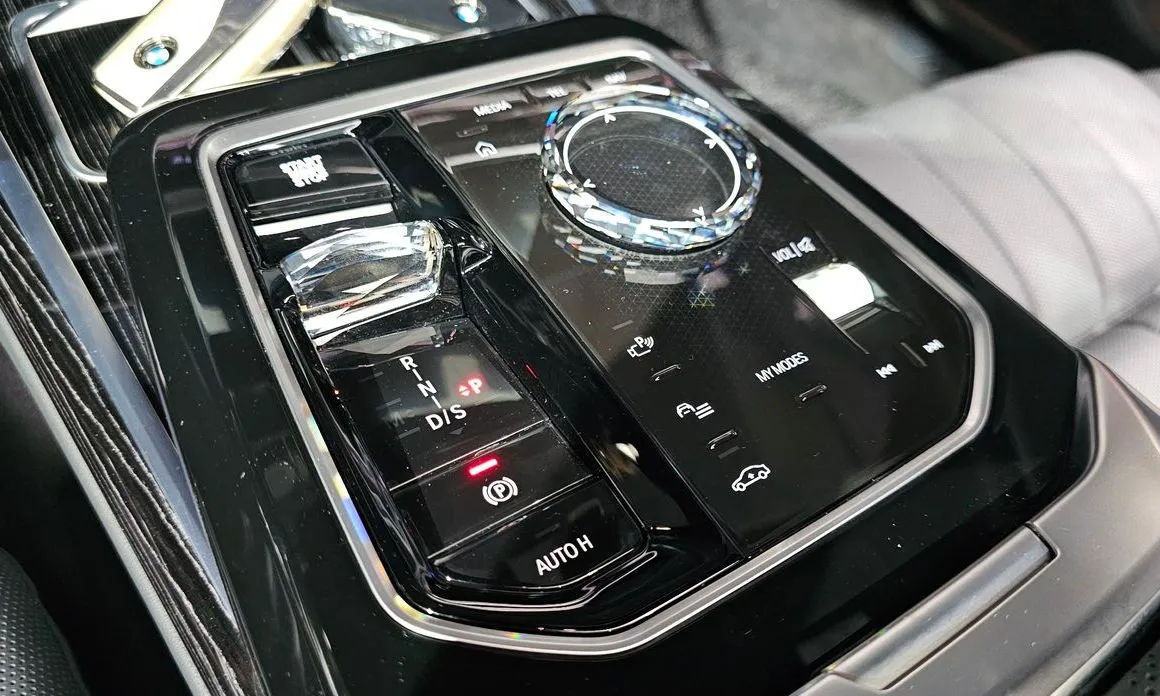 BMW 7-Series 2025 из KR, фото 6