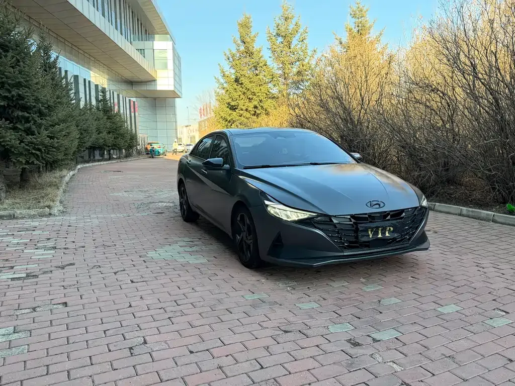 Hyundai Elantra — фото 10
