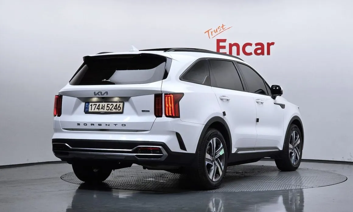 Kia Sorento — фото 7