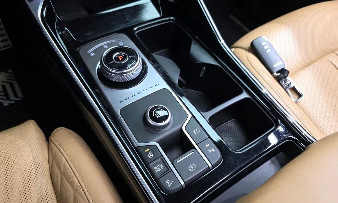Kia Sorento — фото 9