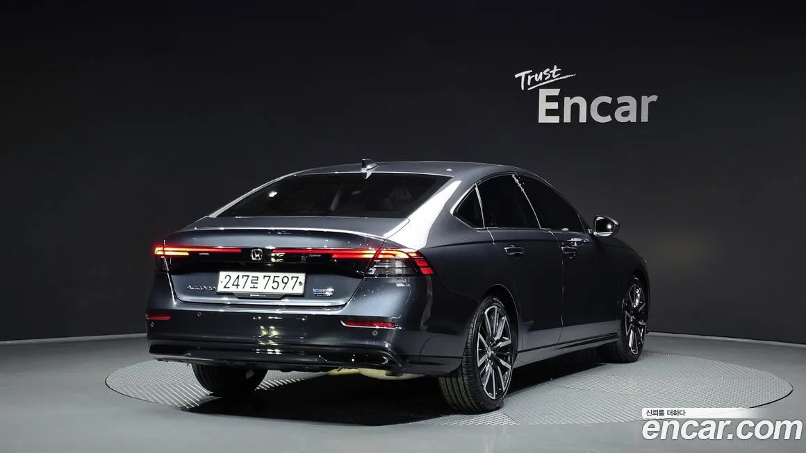 Honda Accord — фото 3