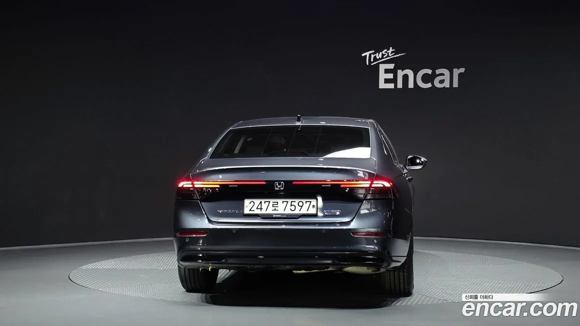 Honda Accord — фото 10