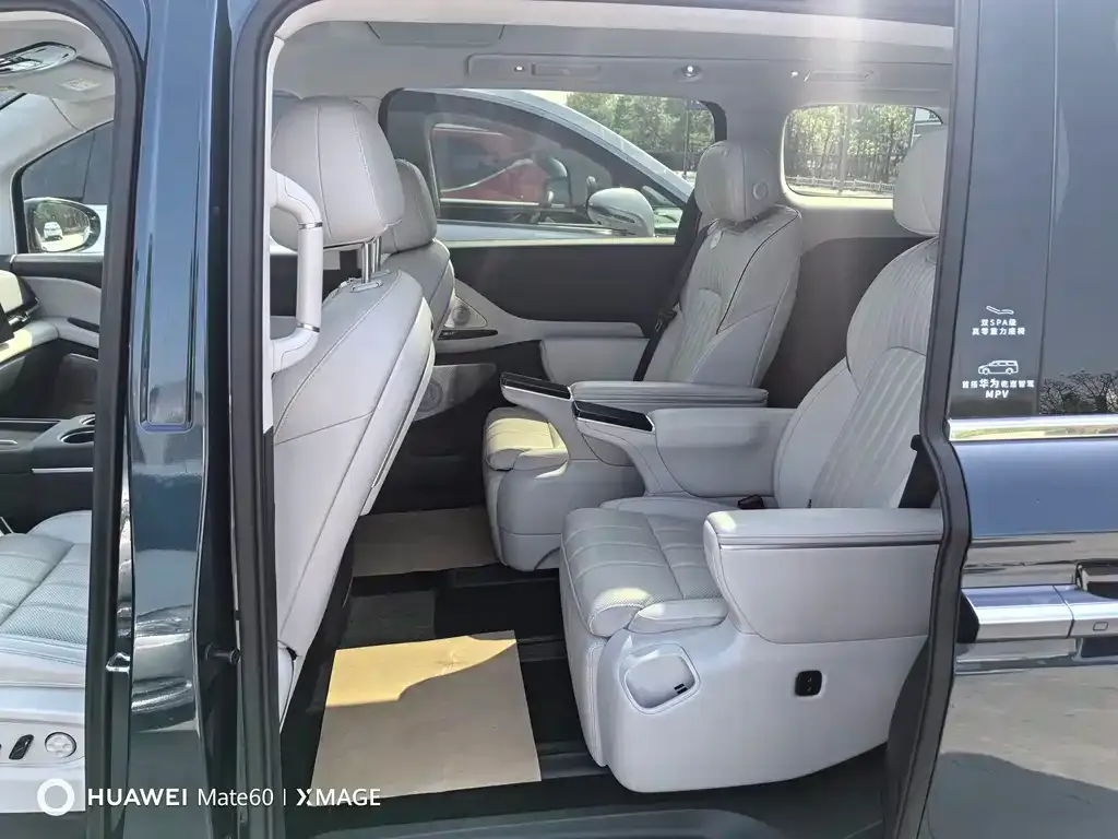 VOYAH Dreamer — фото 2