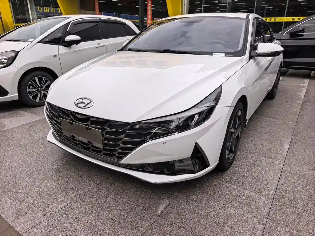 Hyundai Elantra