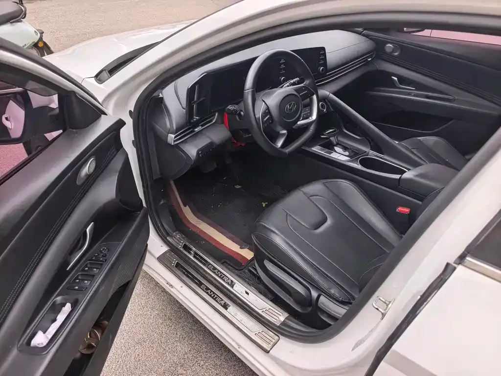 Hyundai Elantra 2022 из CN, фото 4