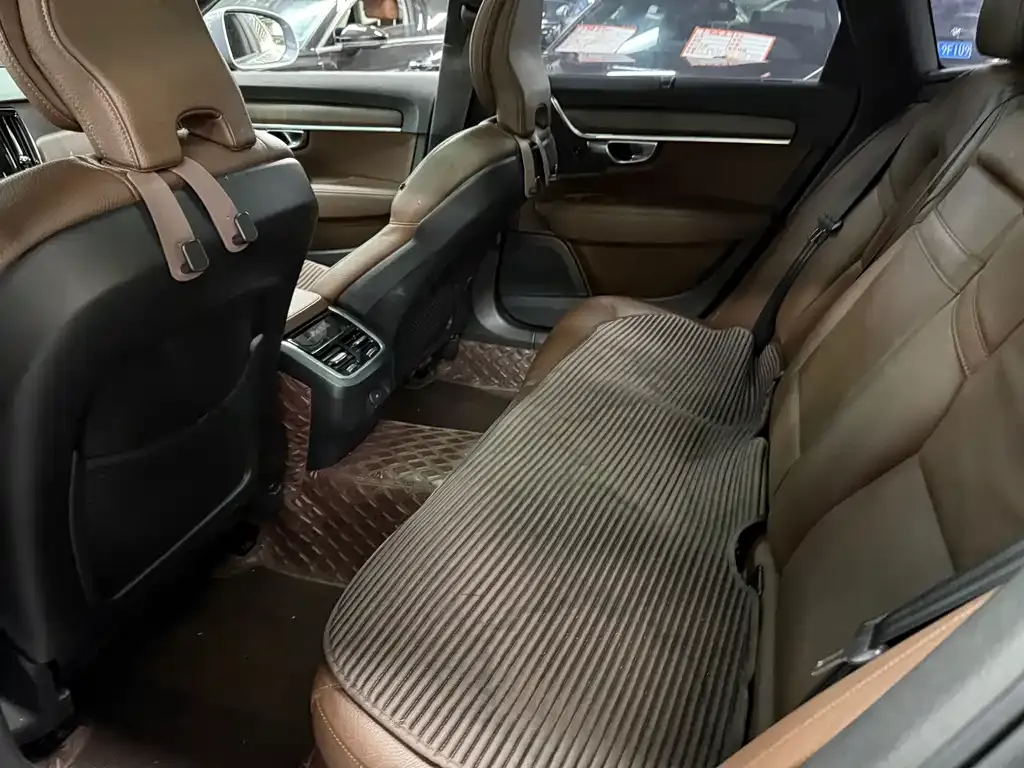 Volvo V90 2021 из CN, фото 2