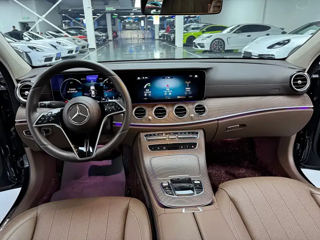 Mercedes-Benz E-Class — фото 5
