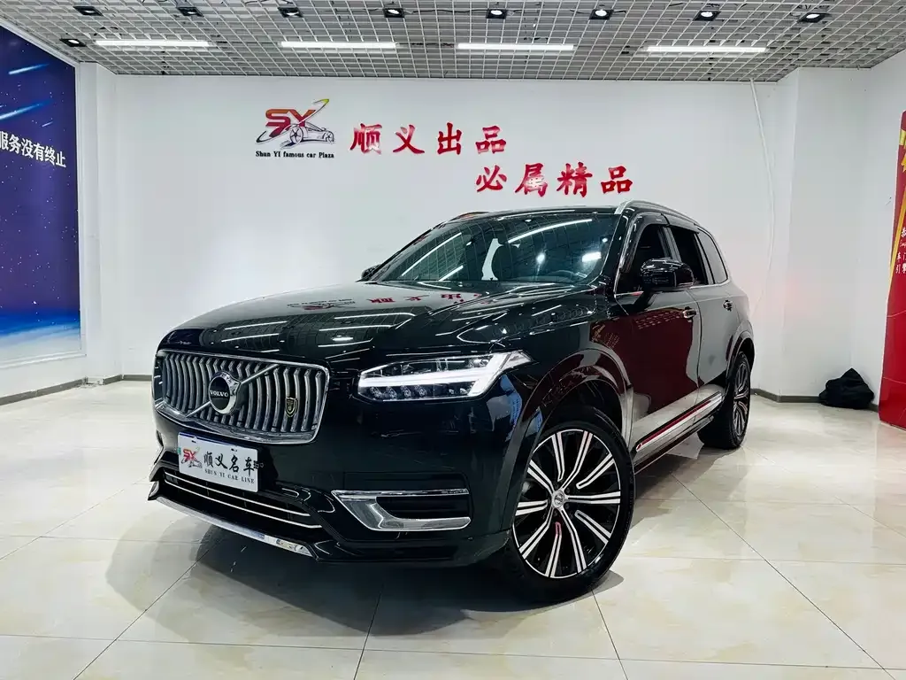 Volvo XC90 — фото 1