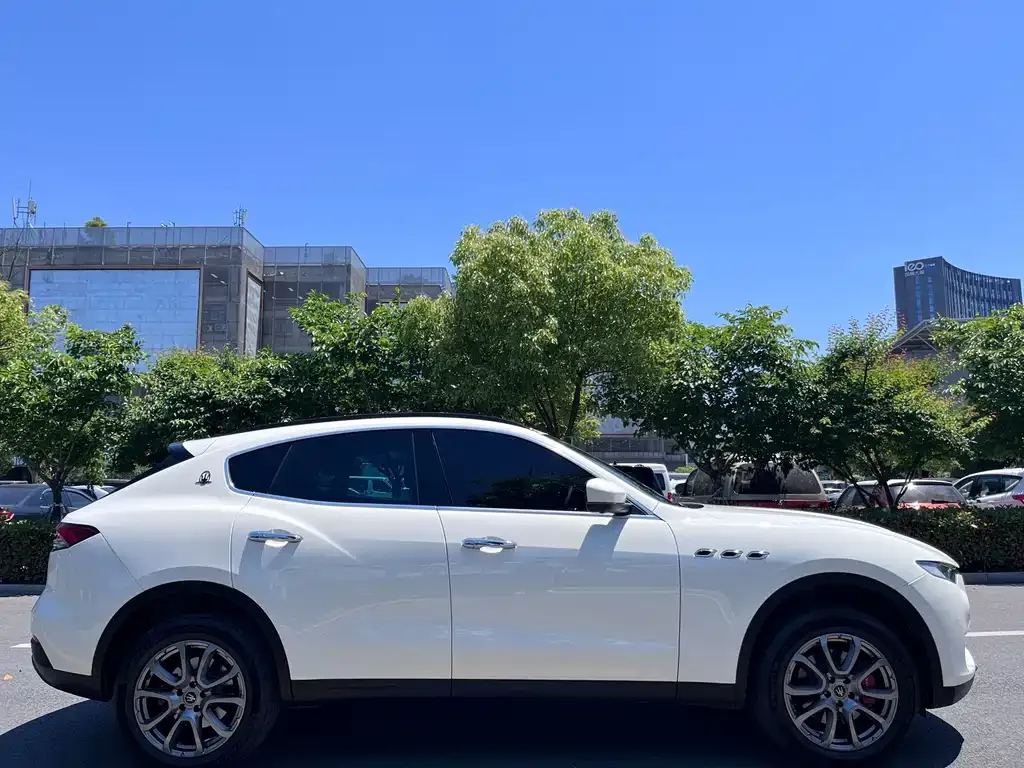 Maserati Levante — фото 3