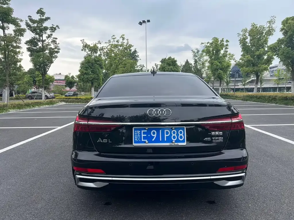 Audi A6L — фото 2