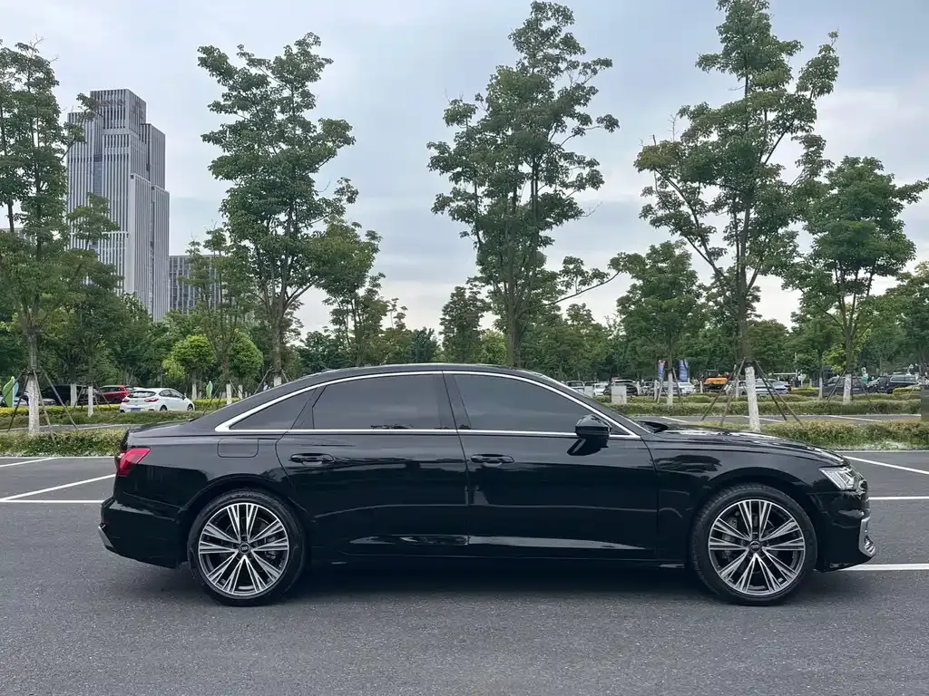 Audi A6L — фото 9