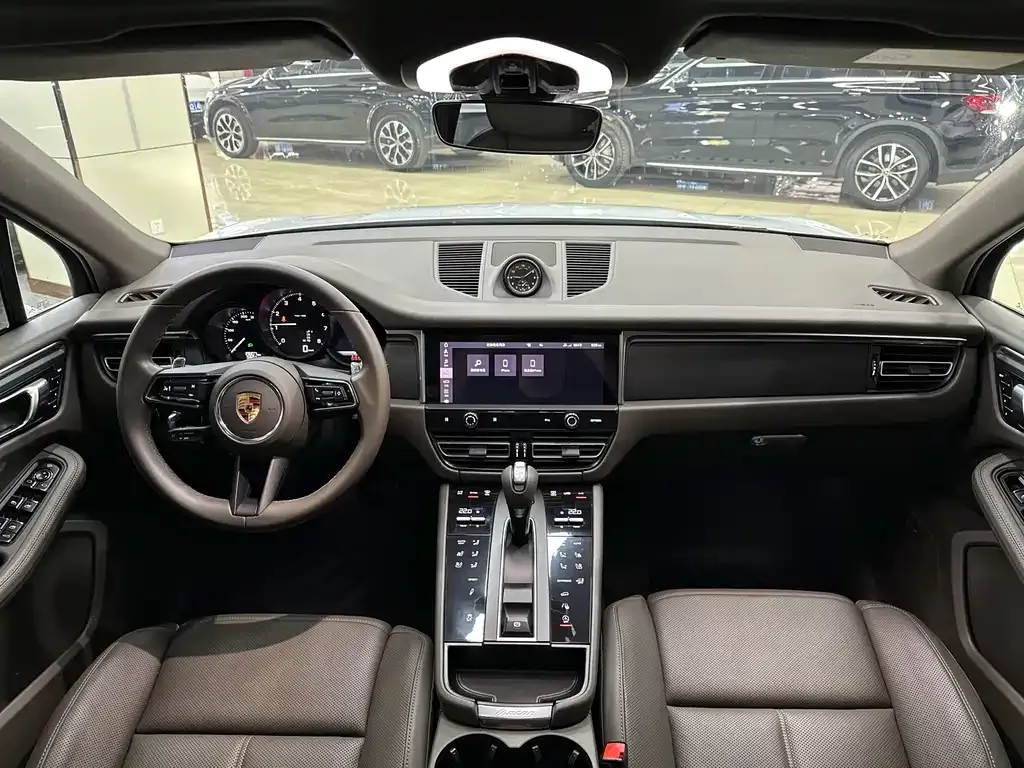 Porsche Macan — фото 10