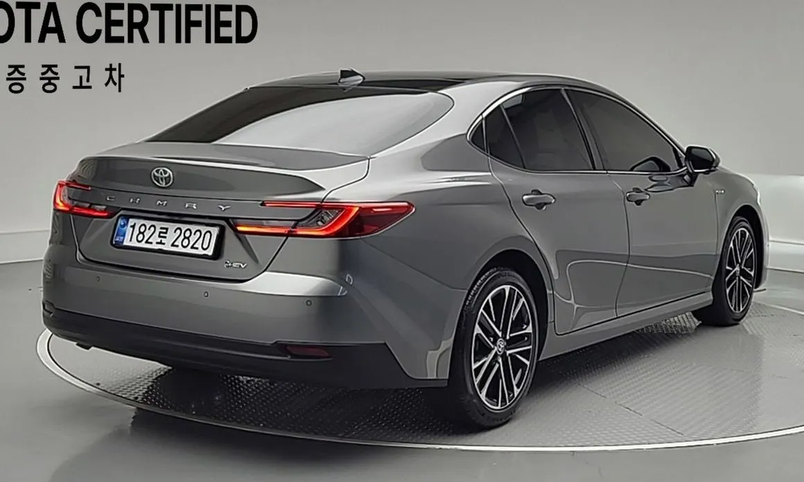 Toyota Camry — фото 5