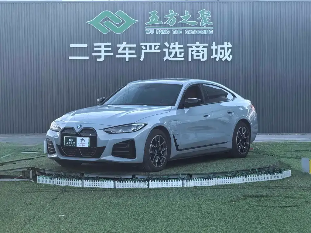 BMW i4