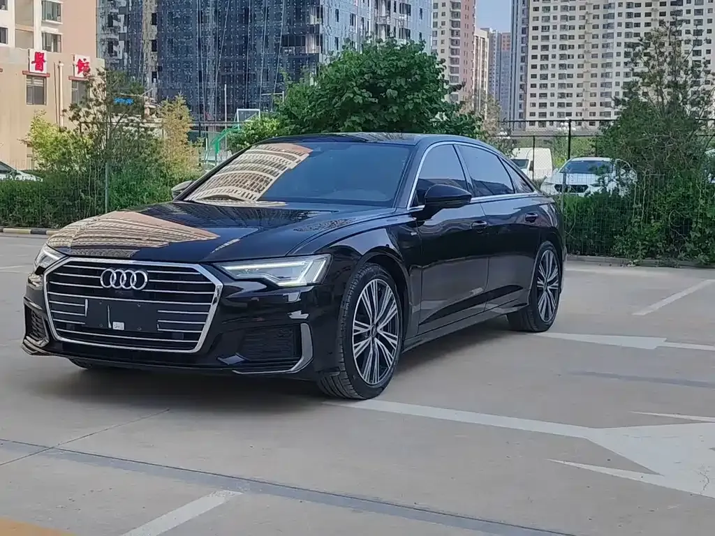 Audi A6L — фото 1