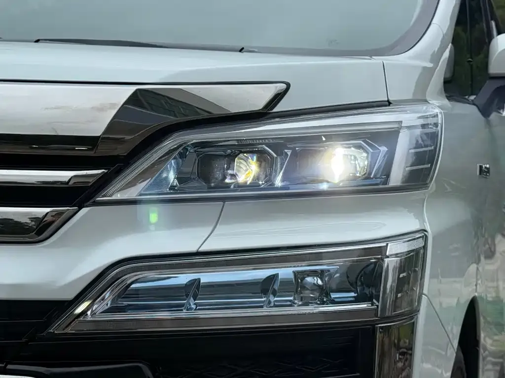 Toyota Vellfire 2022 из CN, фото 4