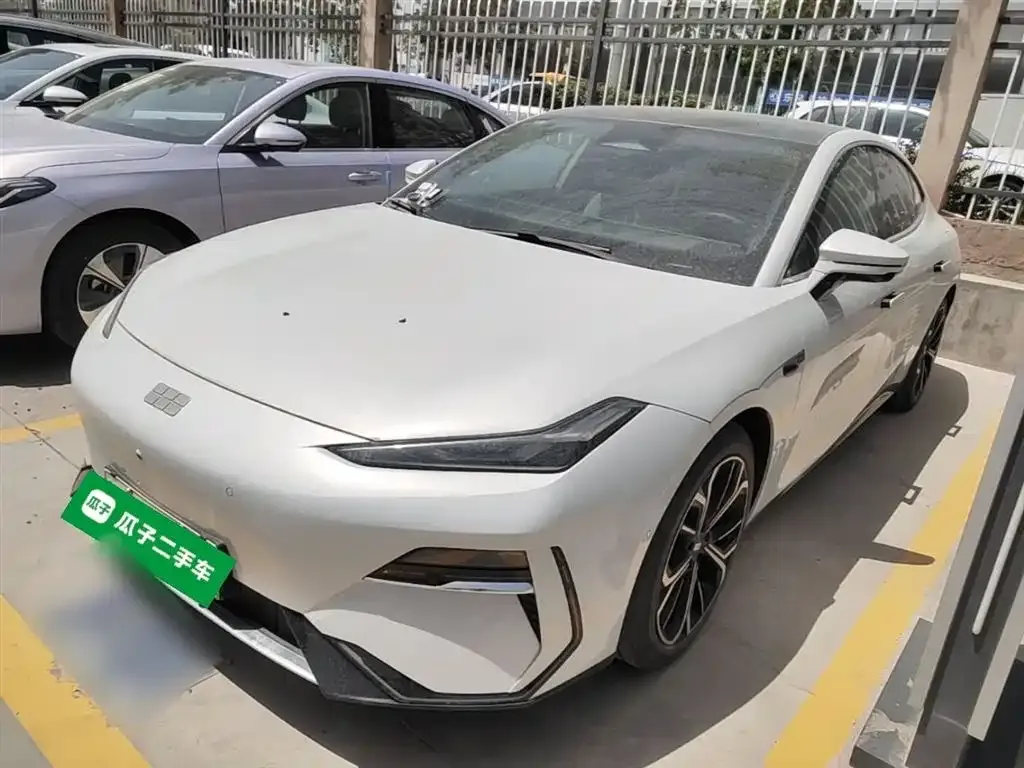 Geely Galaxy E8 — фото 1