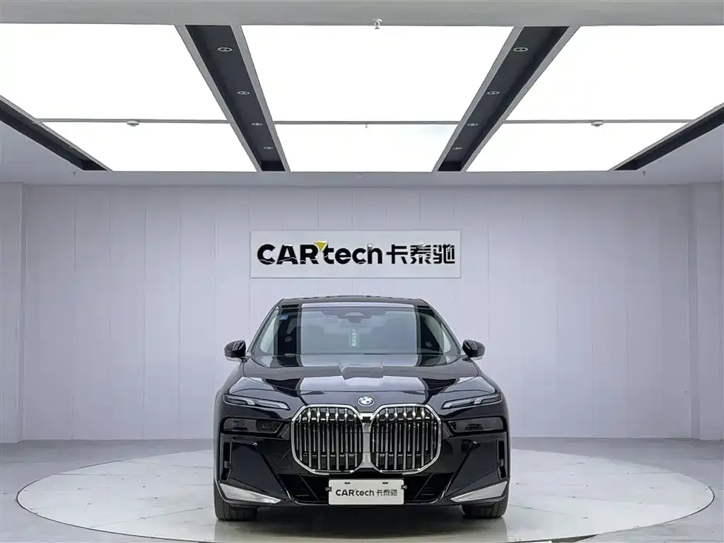 BMW 7 Series — фото 3