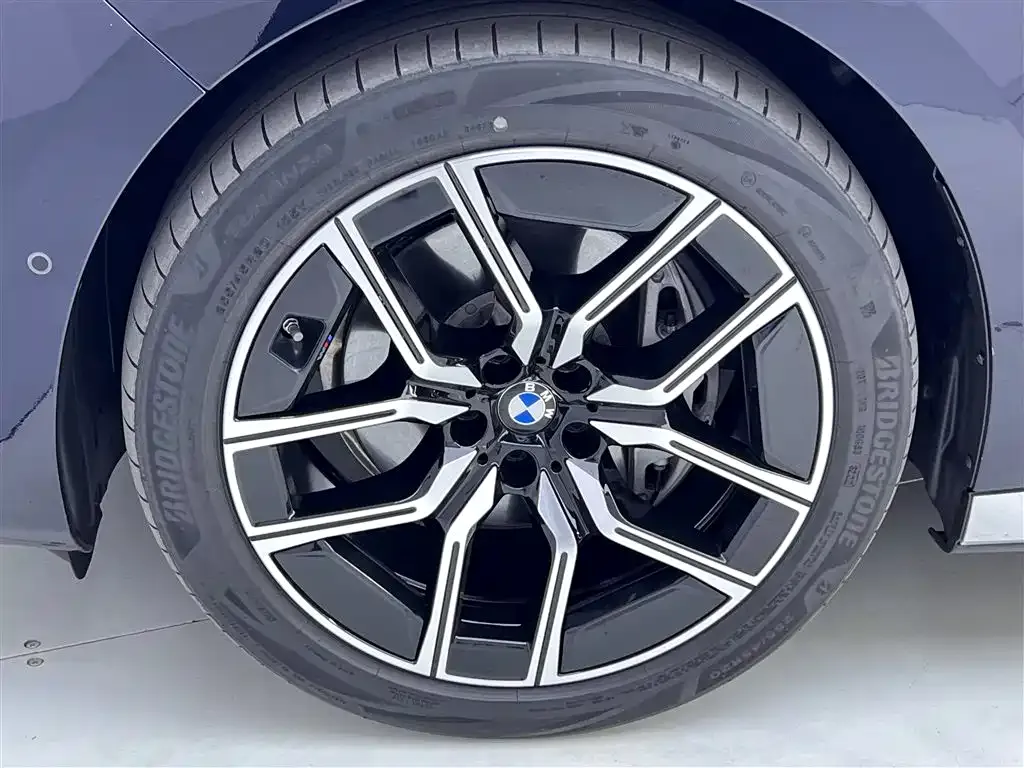 BMW 7 Series — фото 5