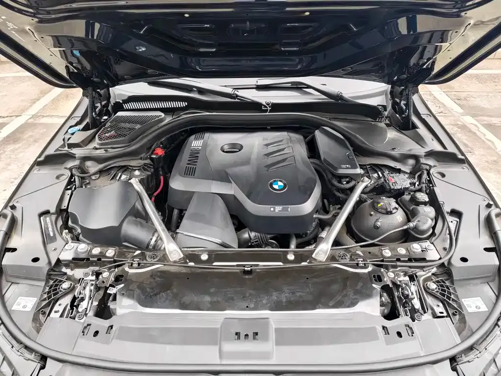 BMW 5 Series — фото 3