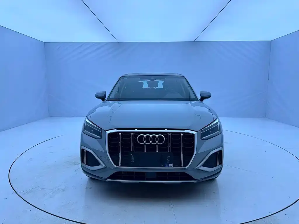 Audi Q2L — фото 4