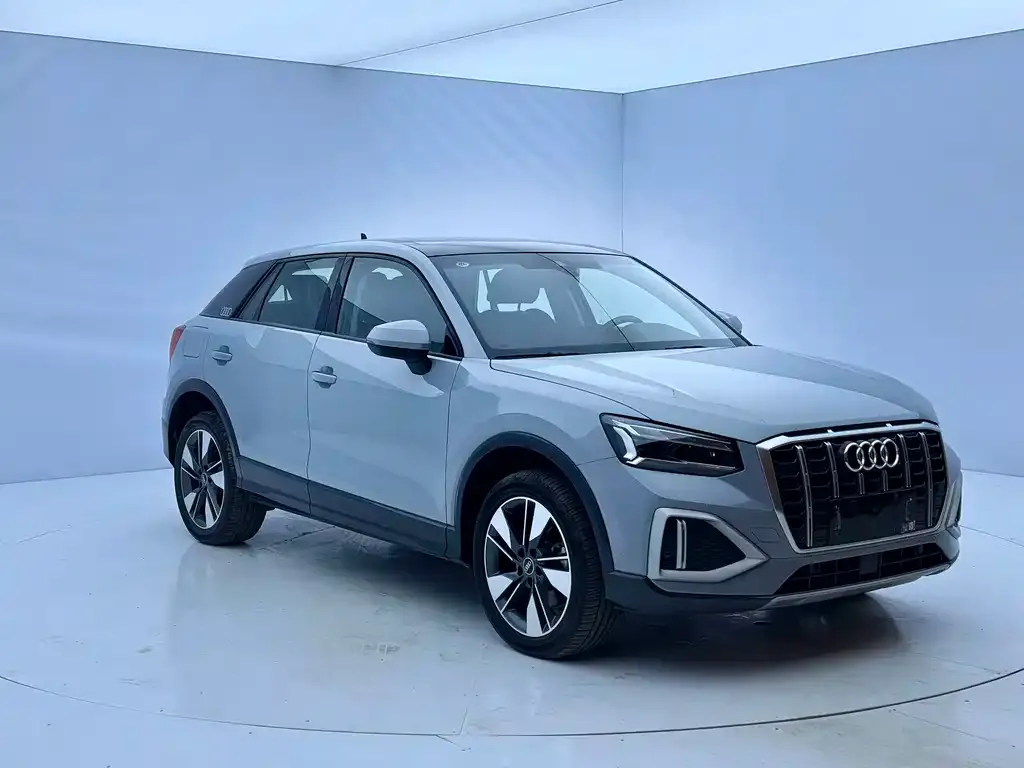 Audi Q2L — фото 5