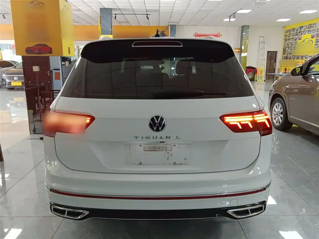 Volkswagen Tiguan L — фото 6