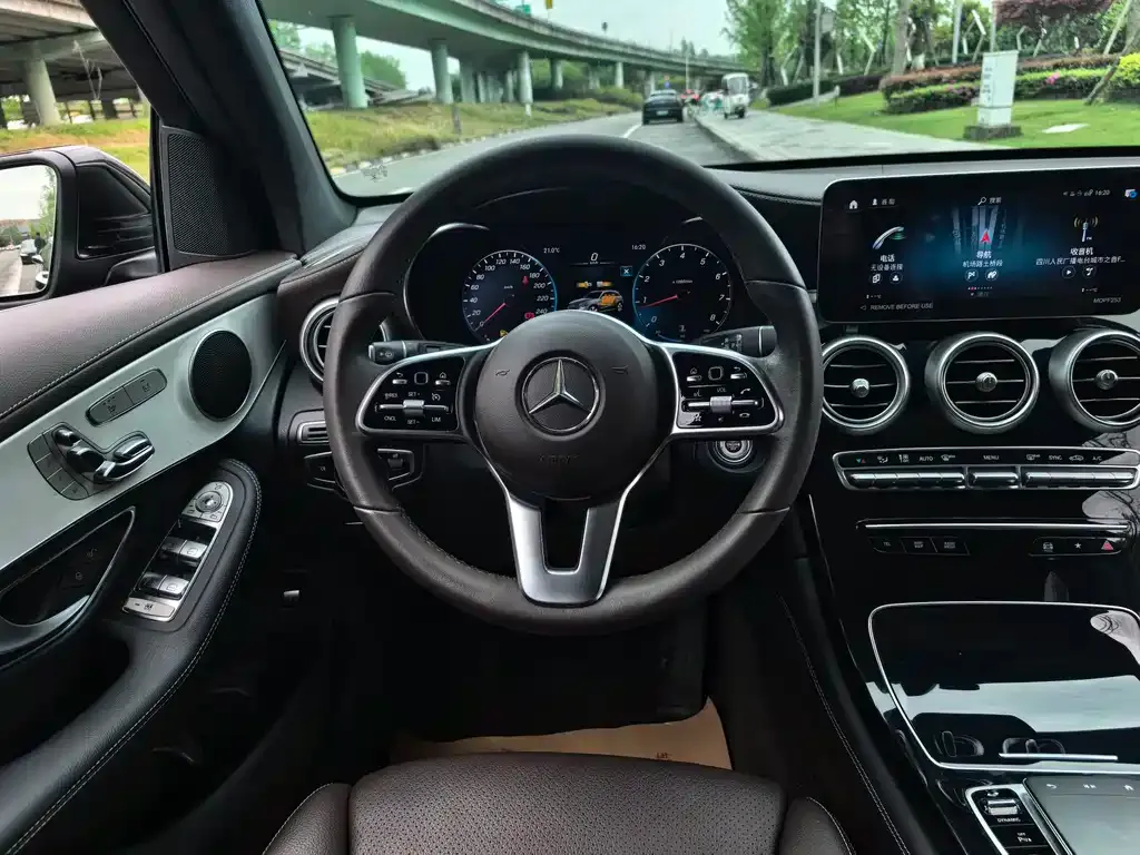 Mercedes-Benz GLC — фото 3