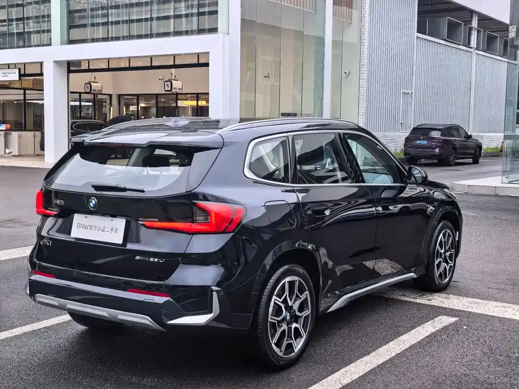BMW X1 — фото 5
