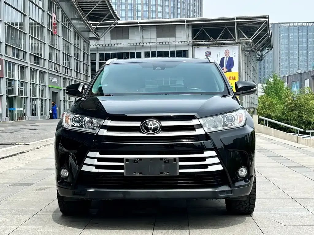 Toyota Highlander — фото 3