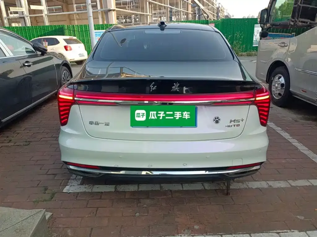 Hongqi H5 — фото 6