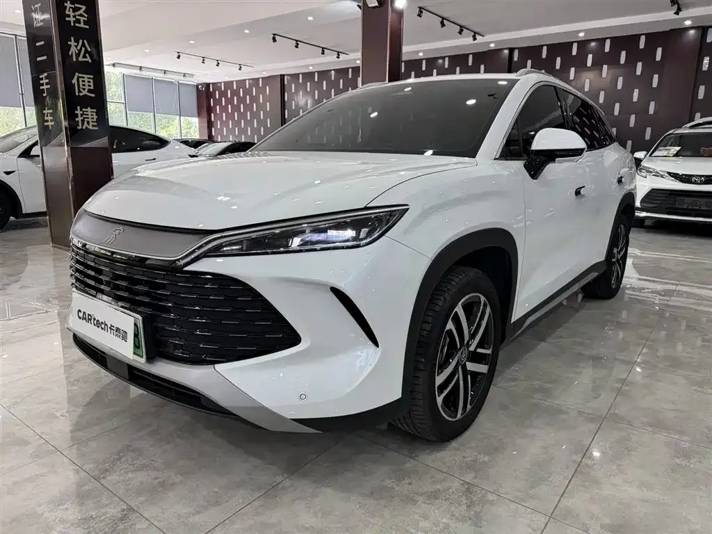 BYD L DM-i — фото 1