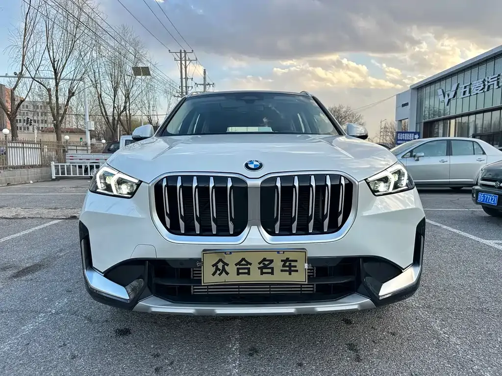 BMW X1 — фото 5