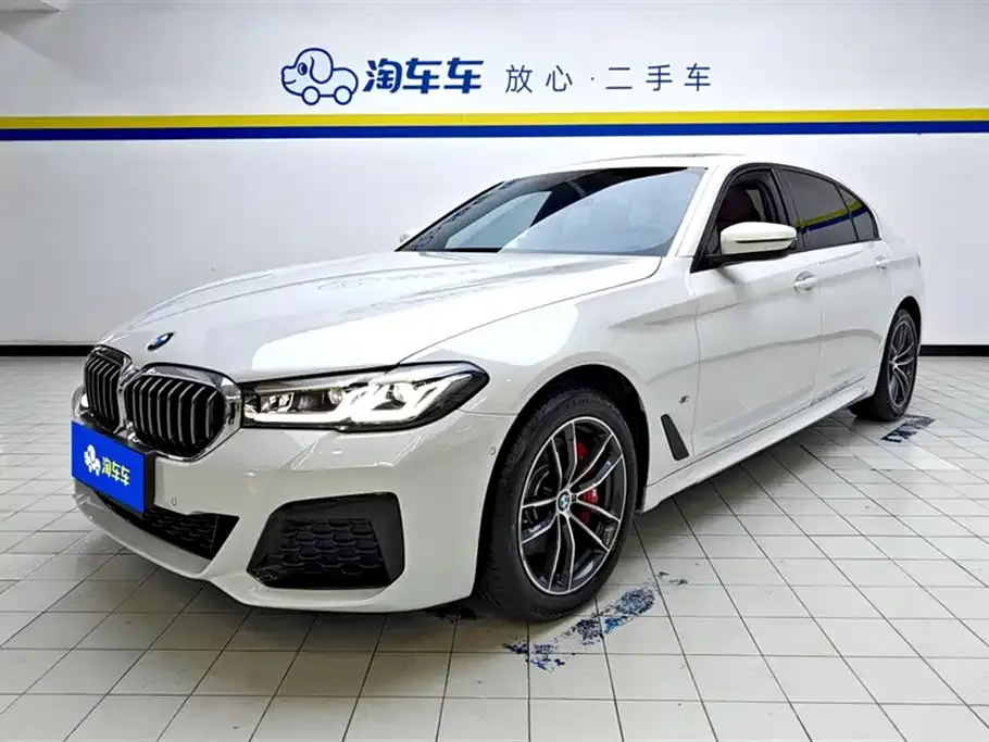 BMW 5 Series — фото 1