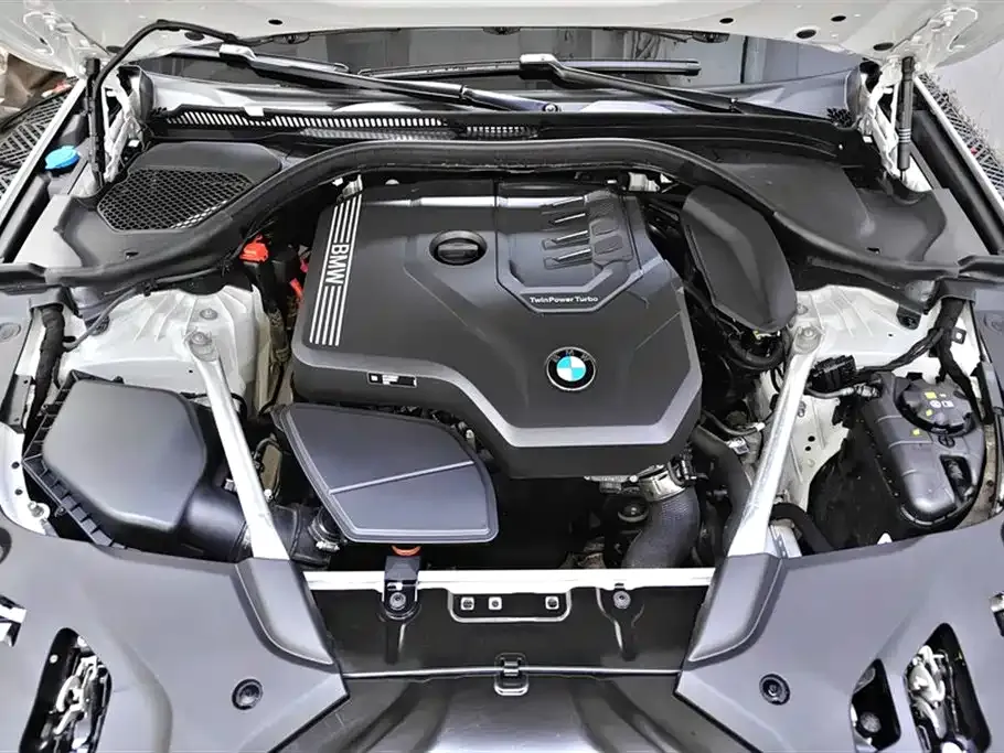 BMW 5 Series — фото 10