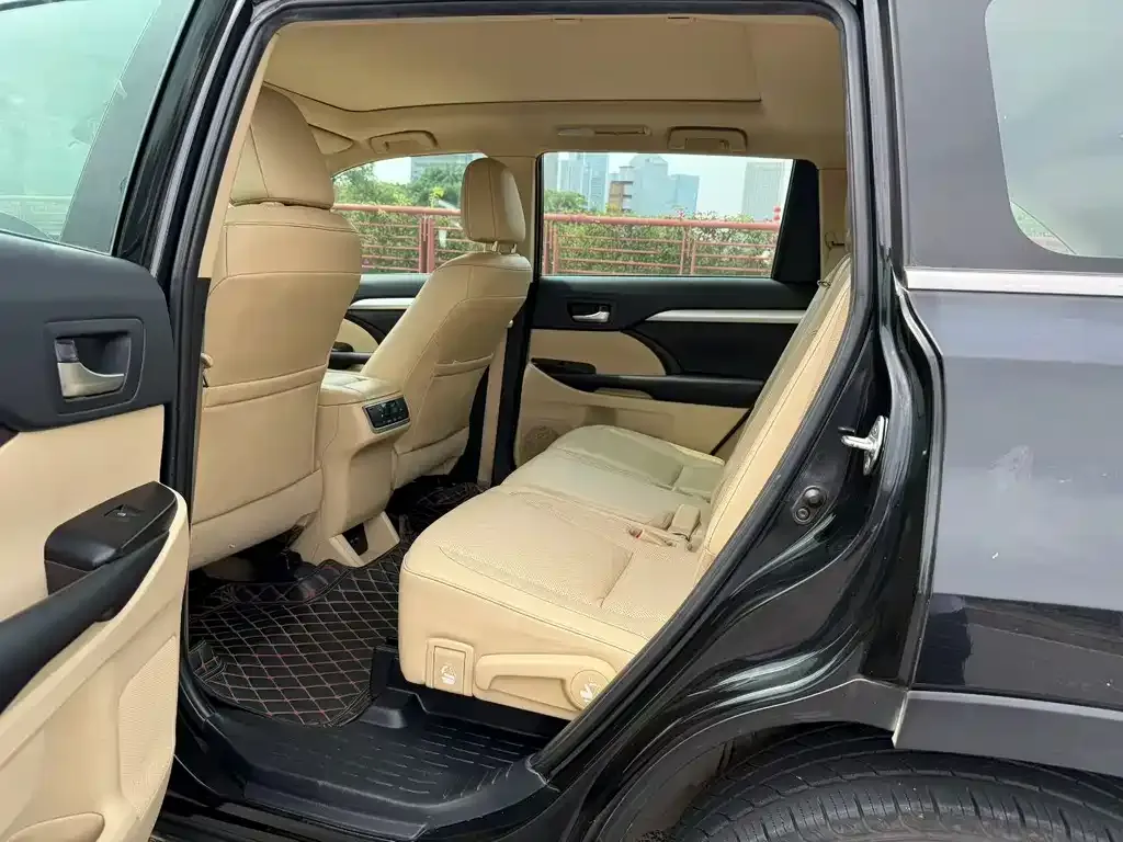 Toyota Highlander 2021 из CN, фото 4