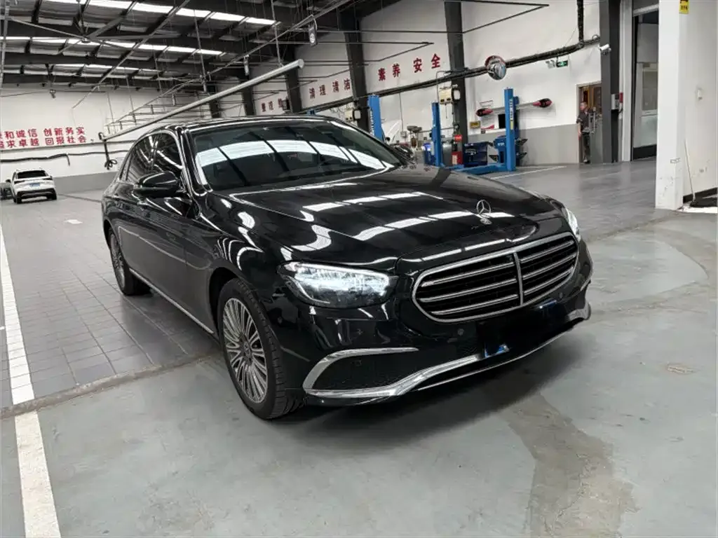 Mercedes-Benz E-Class — фото 5
