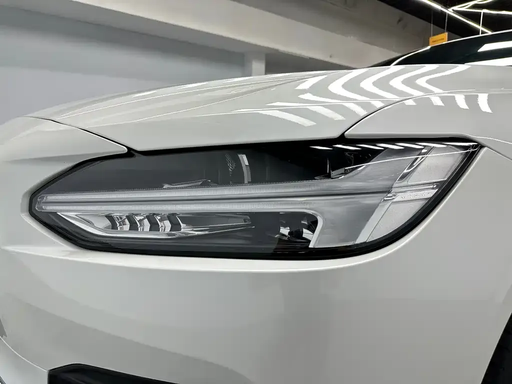 Volvo S90 — фото 2