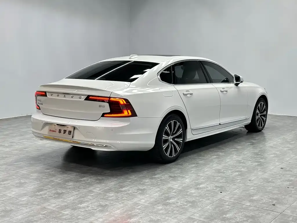 Volvo S90 — фото 6