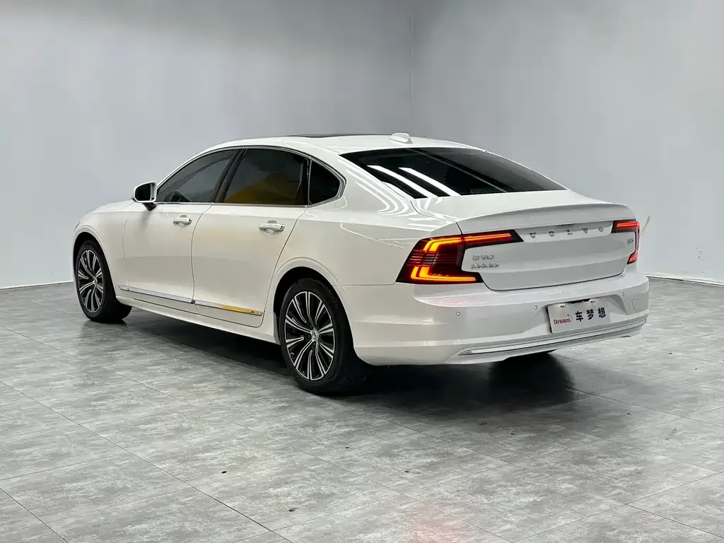 Volvo S90 — фото 7