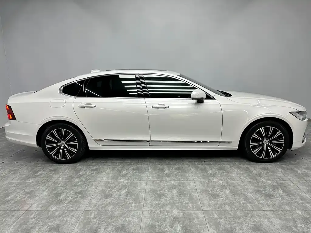 Volvo S90 — фото 10