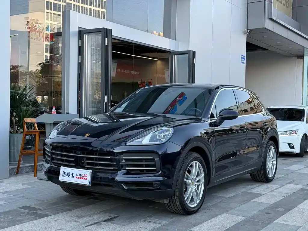 Porsche Cayenne — фото 1