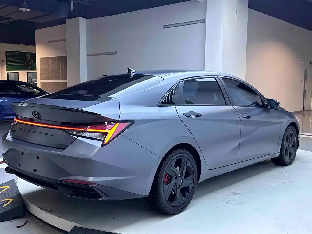 Hyundai Elantra — фото 4