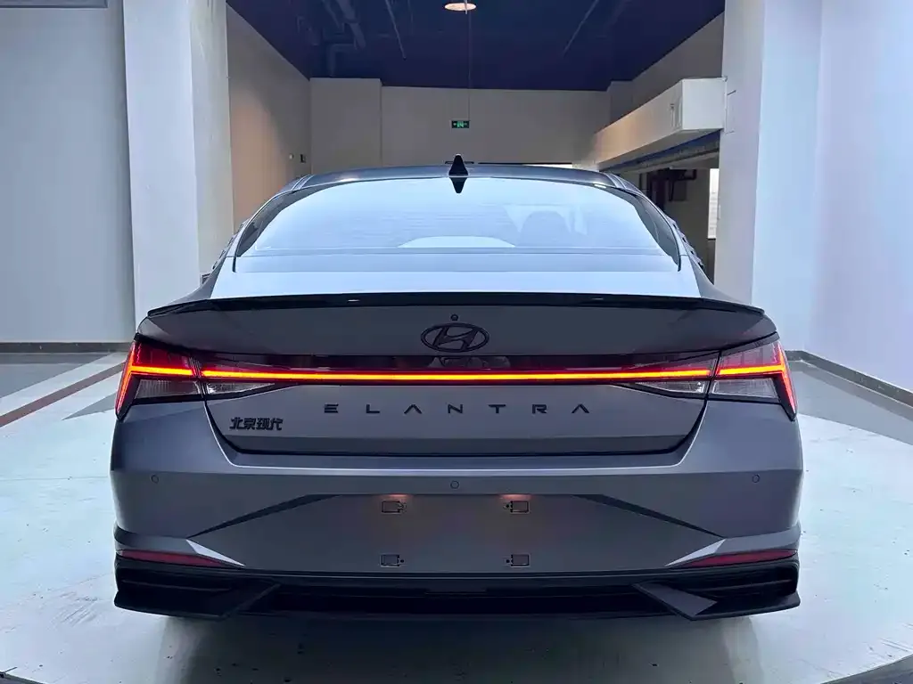 Hyundai Elantra — фото 9