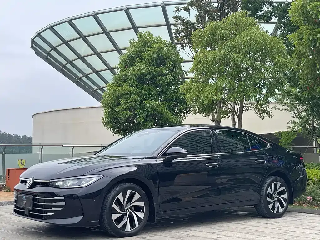 Volkswagen Passat — фото 1