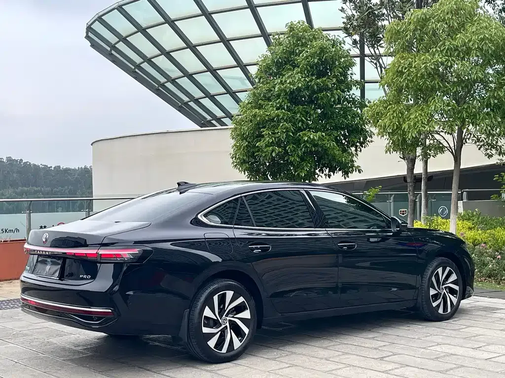 Volkswagen Passat — фото 4