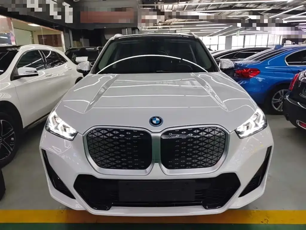 BMW iX1 2025 из CN, фото 7