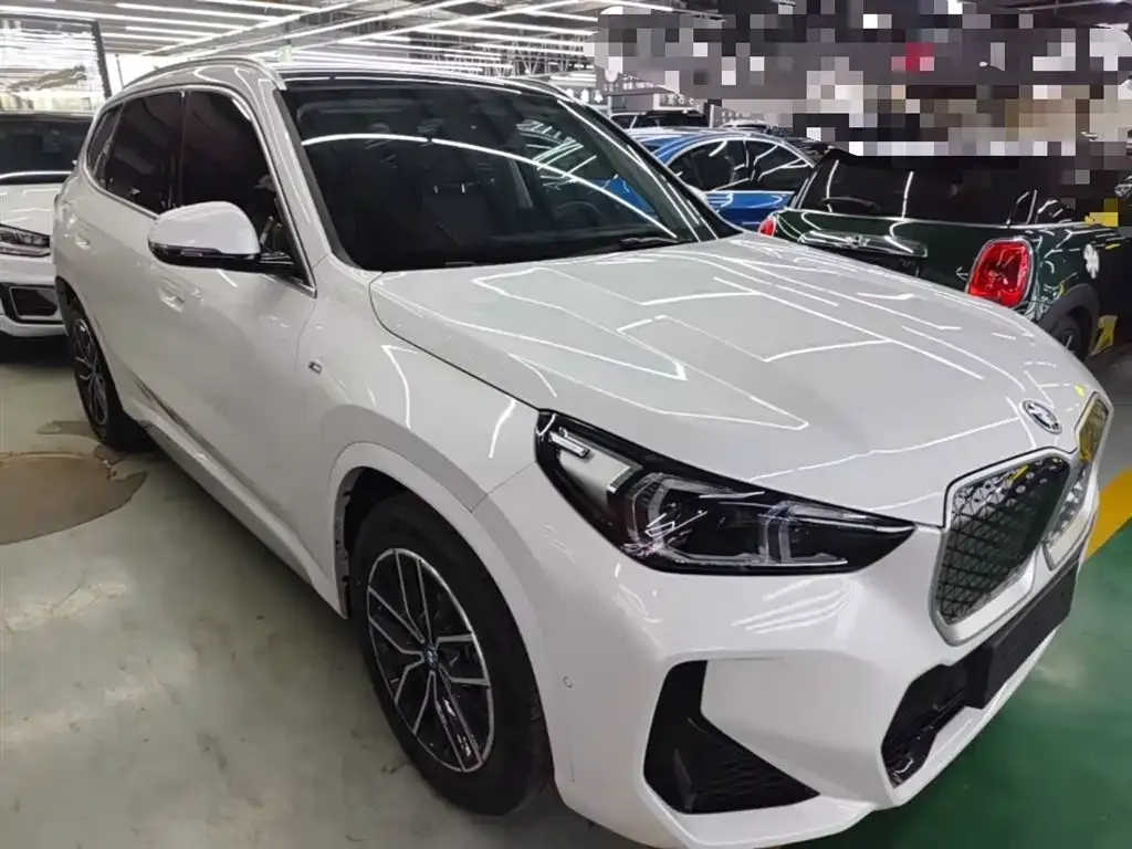 BMW iX1 2025 из CN, фото 9