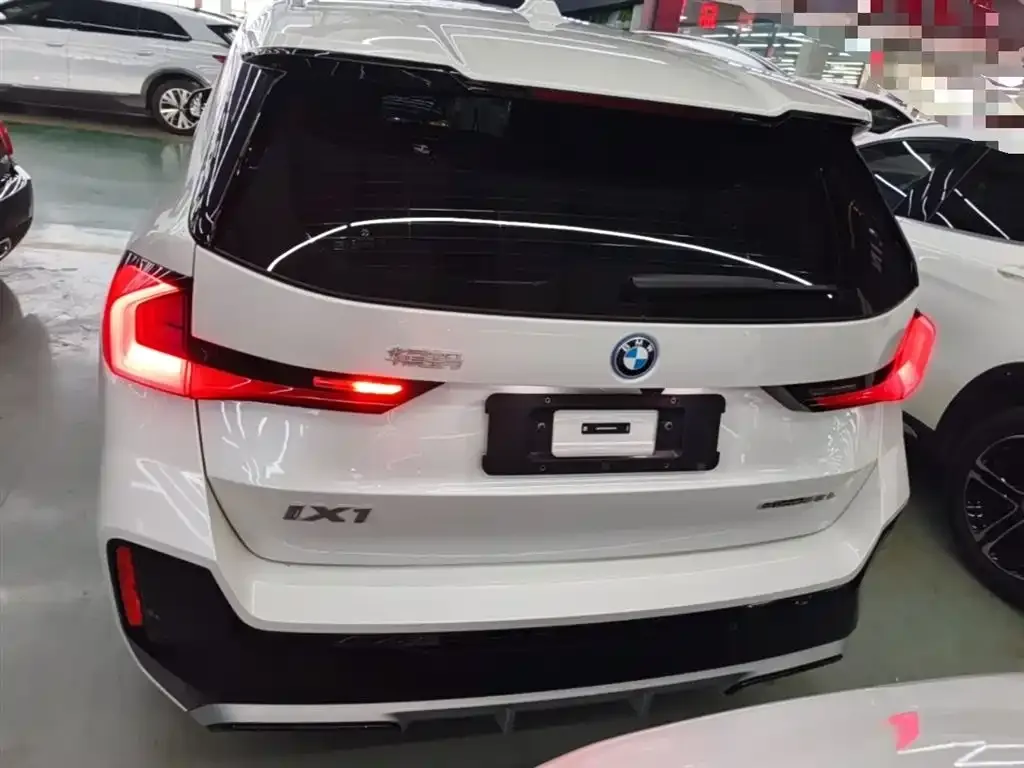 BMW iX1 2025 из CN, фото 10